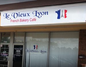 Front store of Le Vieux Lyon French Bakery.