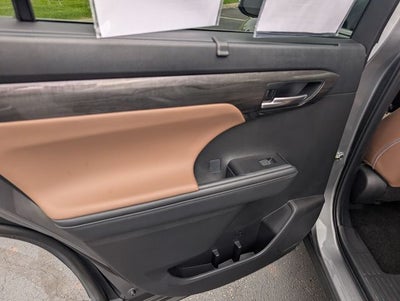 2025 Toyota Highlander Hybrid Limited 25th Edition