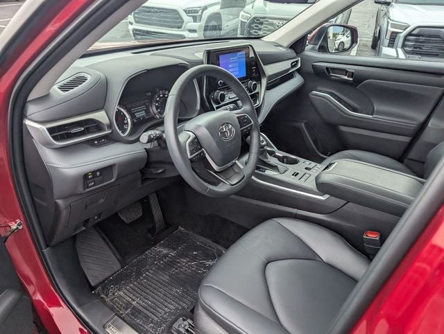 2025 Toyota Highlander XLE