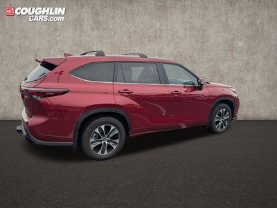 2025 Toyota Highlander XLE
