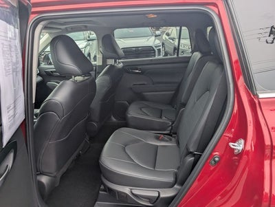 2025 Toyota Highlander XLE