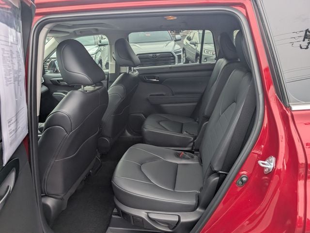 2025 Toyota Highlander XLE
