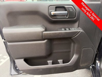 2023 Chevrolet Silverado 1500 4WD Crew Cab 147" Custom