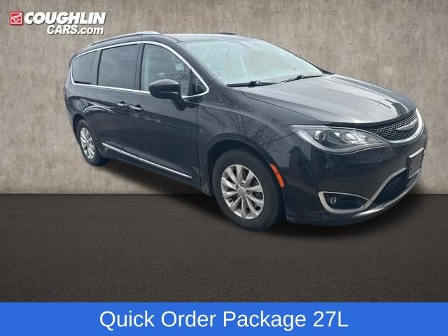 Used 2019 Chrysler Pacifica Touring L with VIN 2C4RC1BG8KR668667 for sale in Pataskala, OH