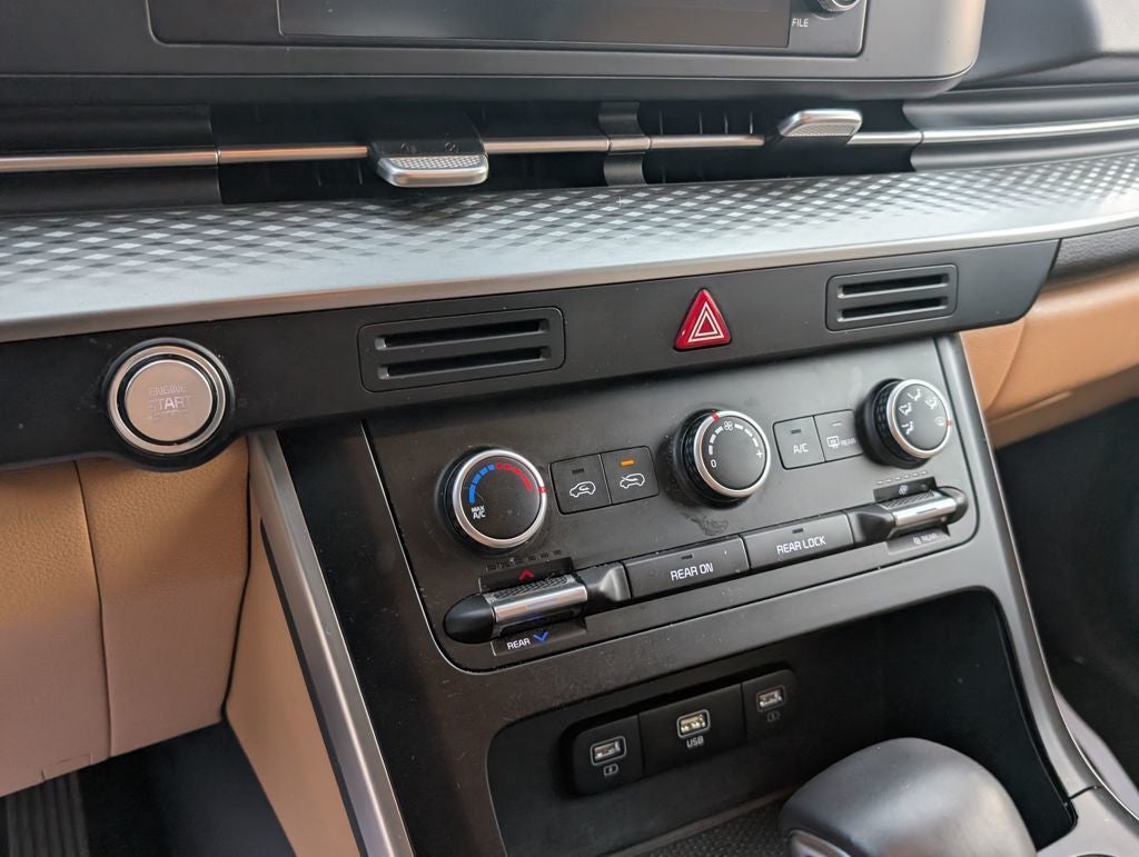 2024 Kia Carnival LX