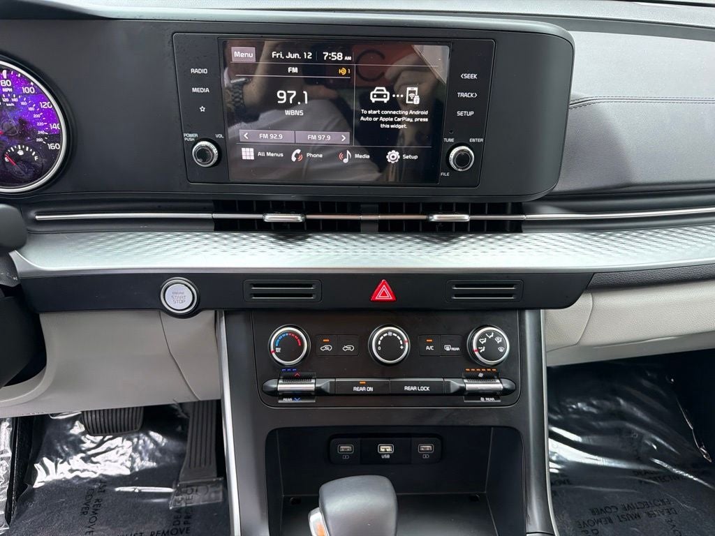 2024 Kia Carnival LX