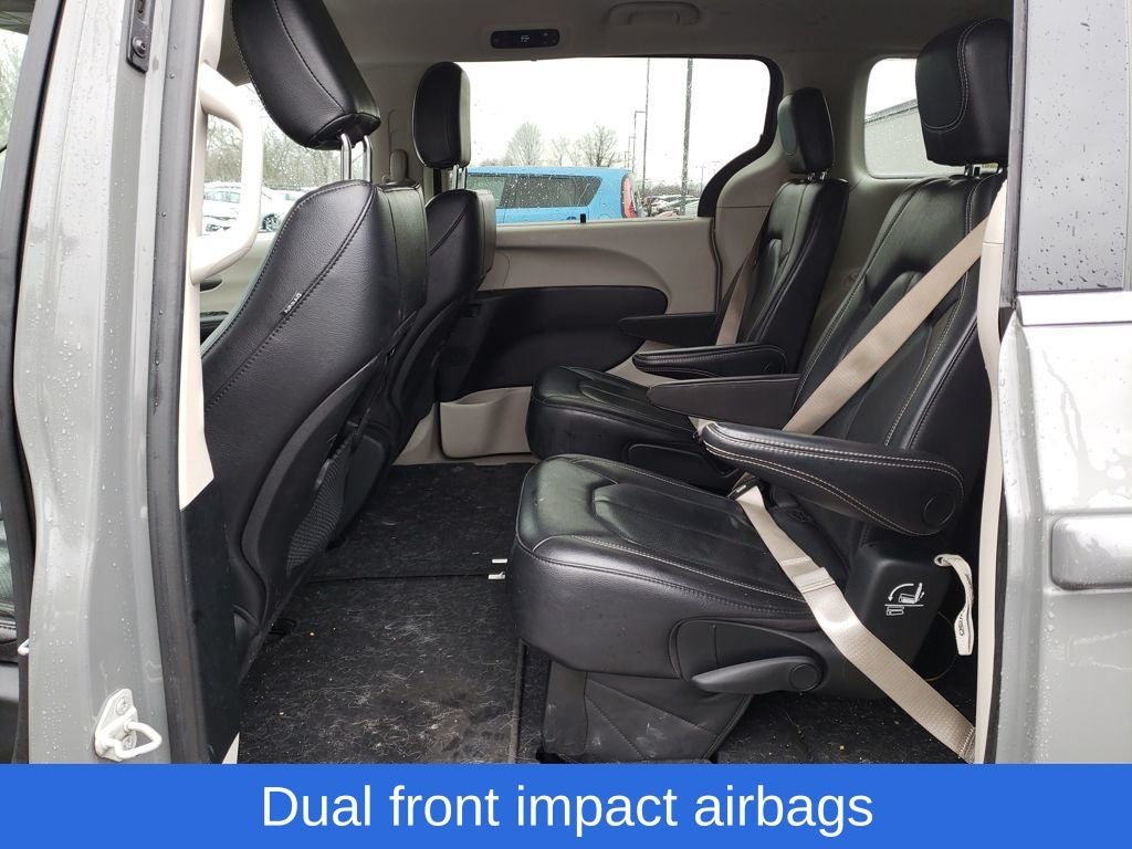 2022 Chrysler Pacifica Touring L