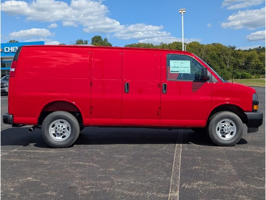2025 Chevrolet Express Cargo 2500 WT