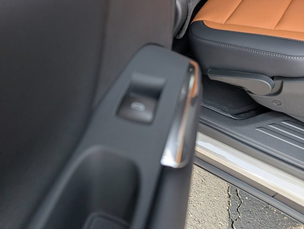 2027 Chevrolet Traverse Z71 - Photo 12