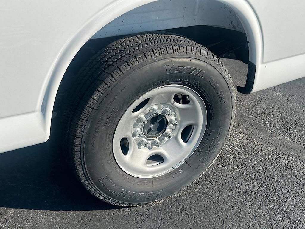 2025 Chevrolet Express Cargo 2500 WT