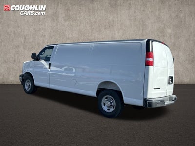 2025 Chevrolet Express Cargo 3500 WT