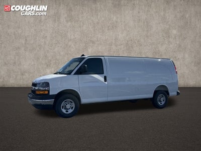 2025 Chevrolet Express Cargo 3500 WT