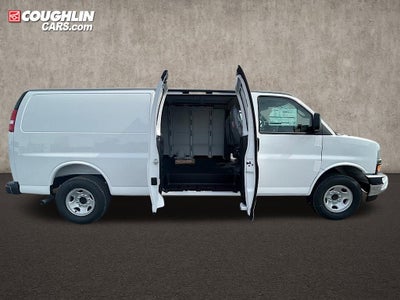 2025 Chevrolet Express Cargo 3500 WT