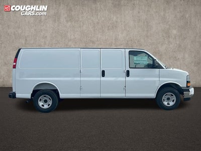 2025 Chevrolet Express Cargo 3500 WT