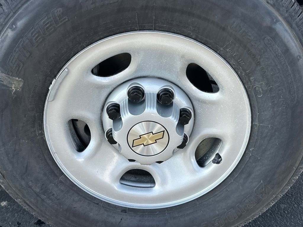 2025 Chevrolet Express Cargo 3500 WT