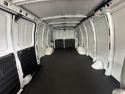 2025 Chevrolet Express Cargo 3500 WT