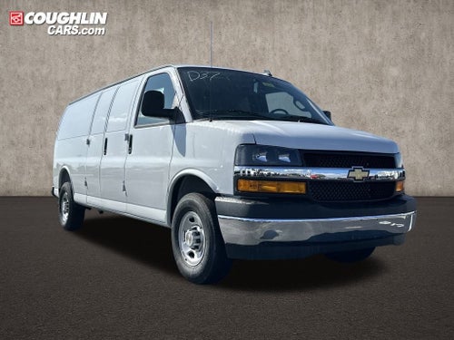 2025 Chevrolet Express Cargo 3500 WT