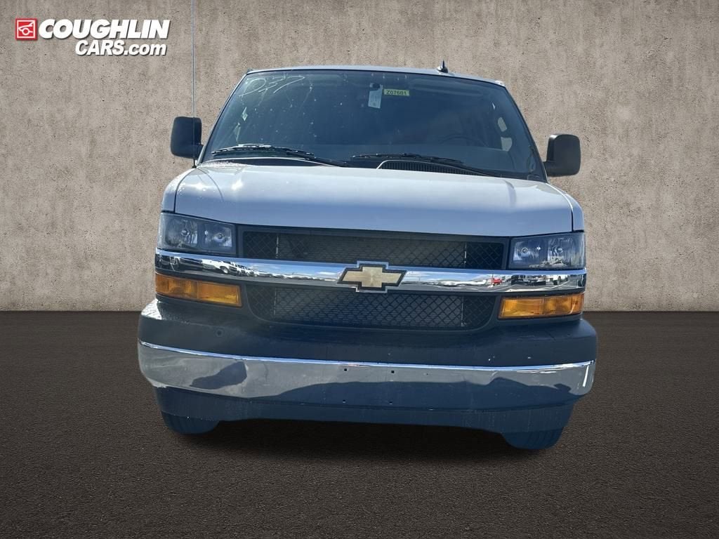 2025 Chevrolet Express Cargo 3500 WT