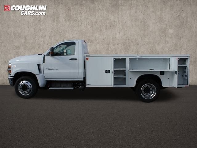 2024 Chevrolet Silverado 5500 HD Work Truck