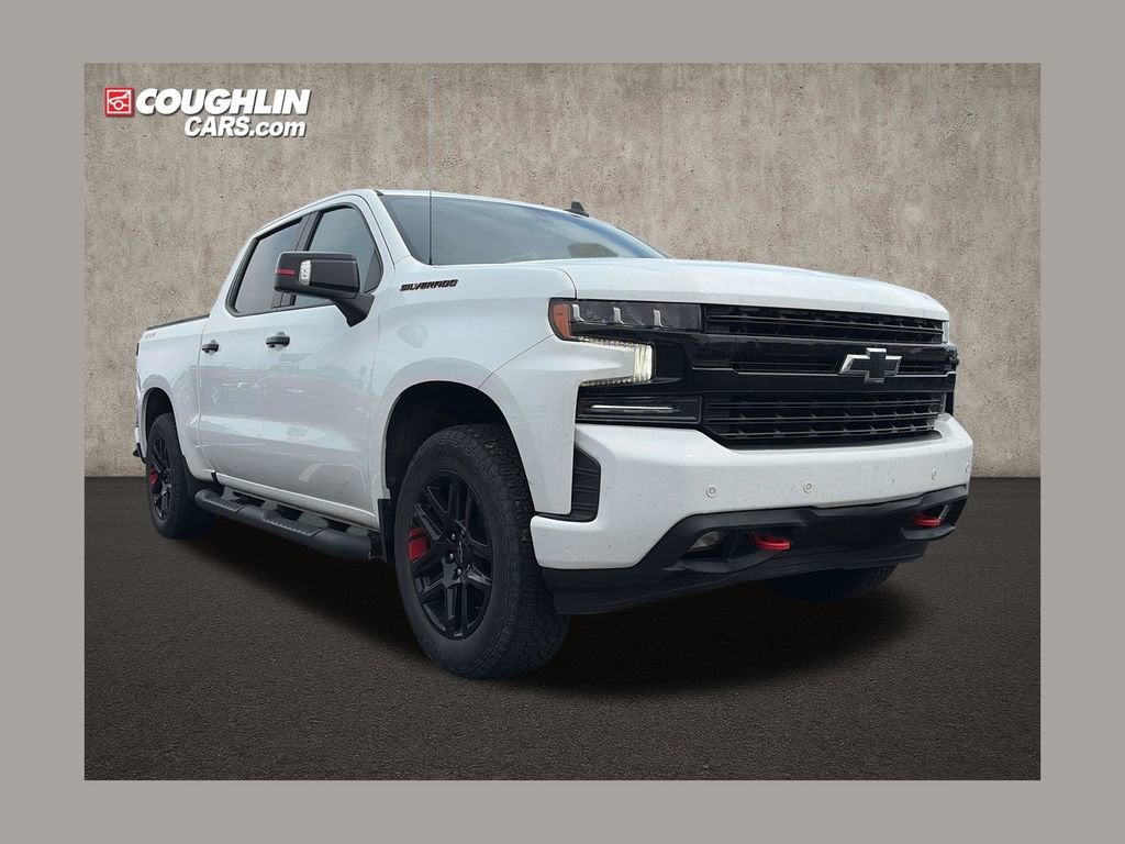 2022 Chevrolet Silverado 1500 RST 4X4 Crew Cab Short Box's photo