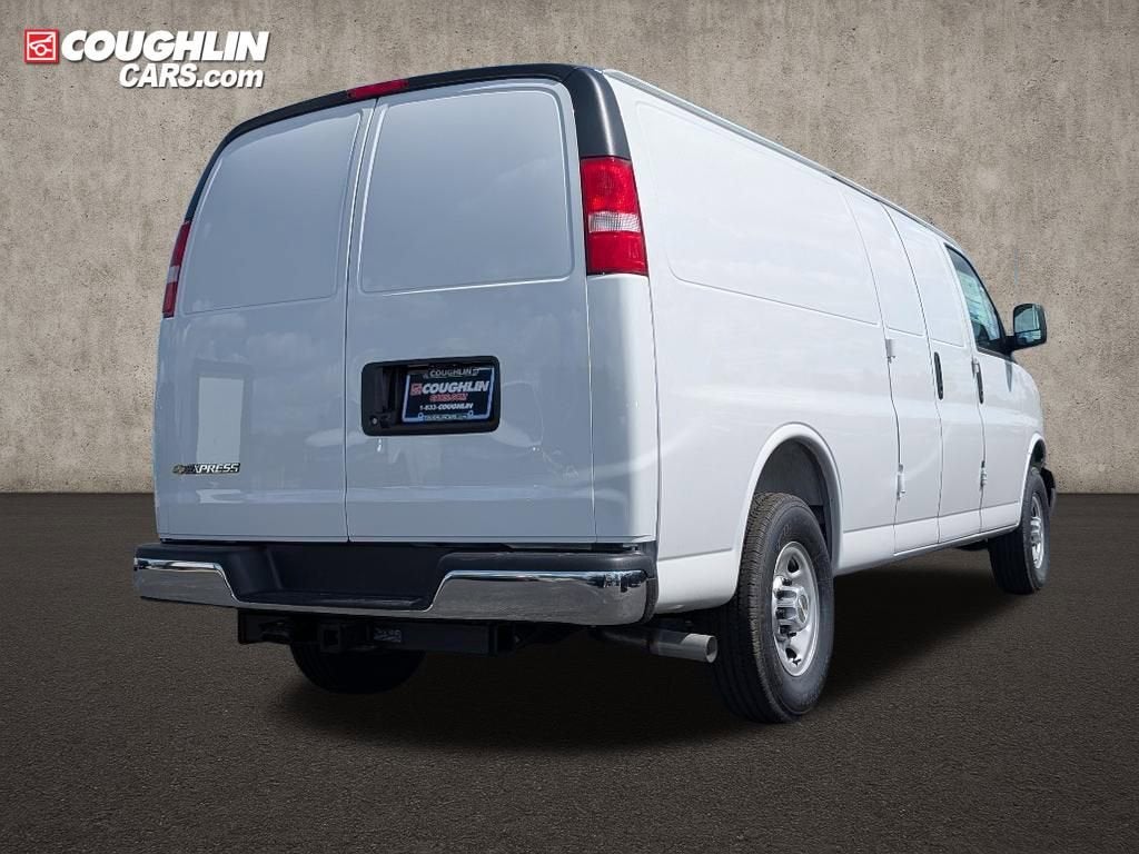 2025 Chevrolet Express Cargo 3500 WT