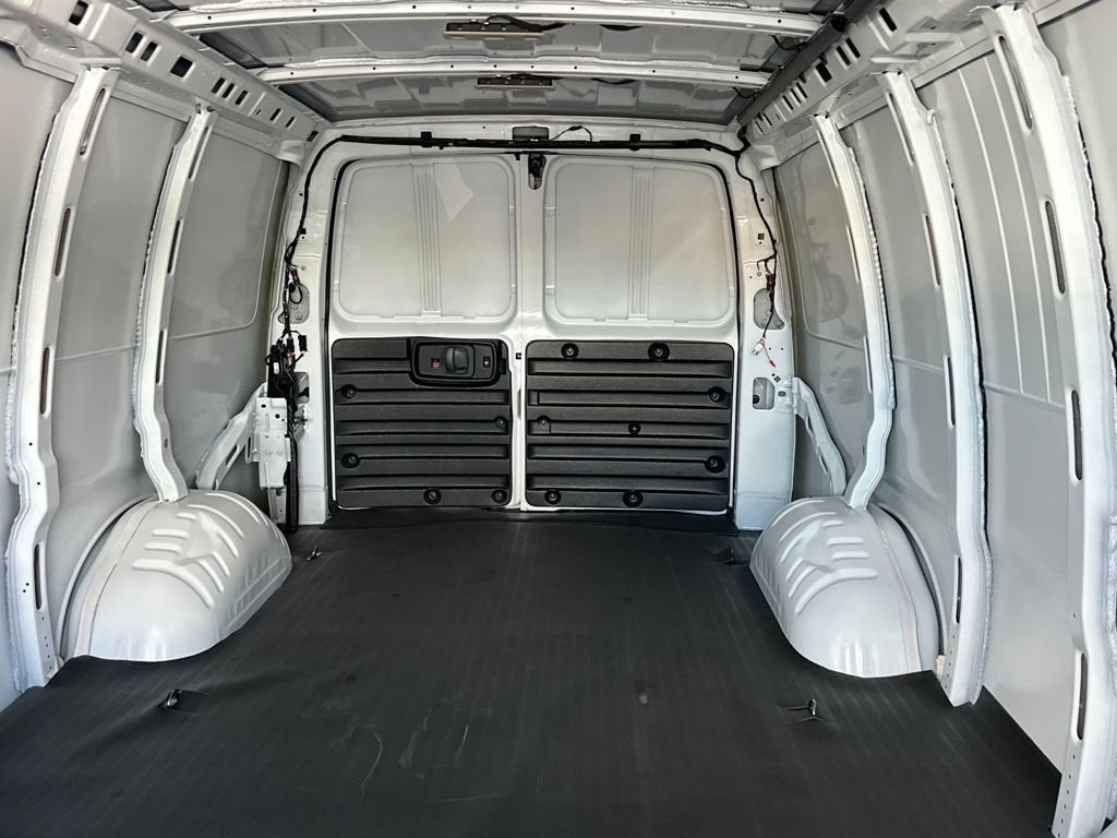 2025 Chevrolet Express Cargo WT