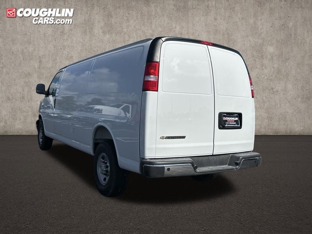 2025 Chevrolet Express Cargo WT