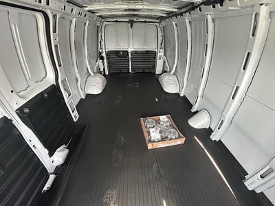 2025 Chevrolet Express Cargo WT