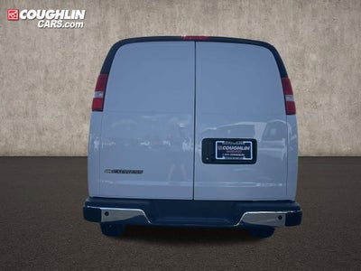 2025 Chevrolet Express Cargo WT