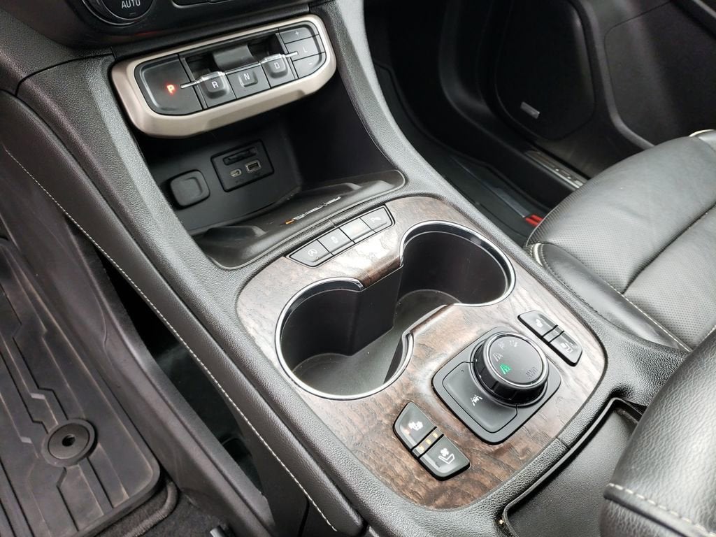 2020 GMC Acadia Denali