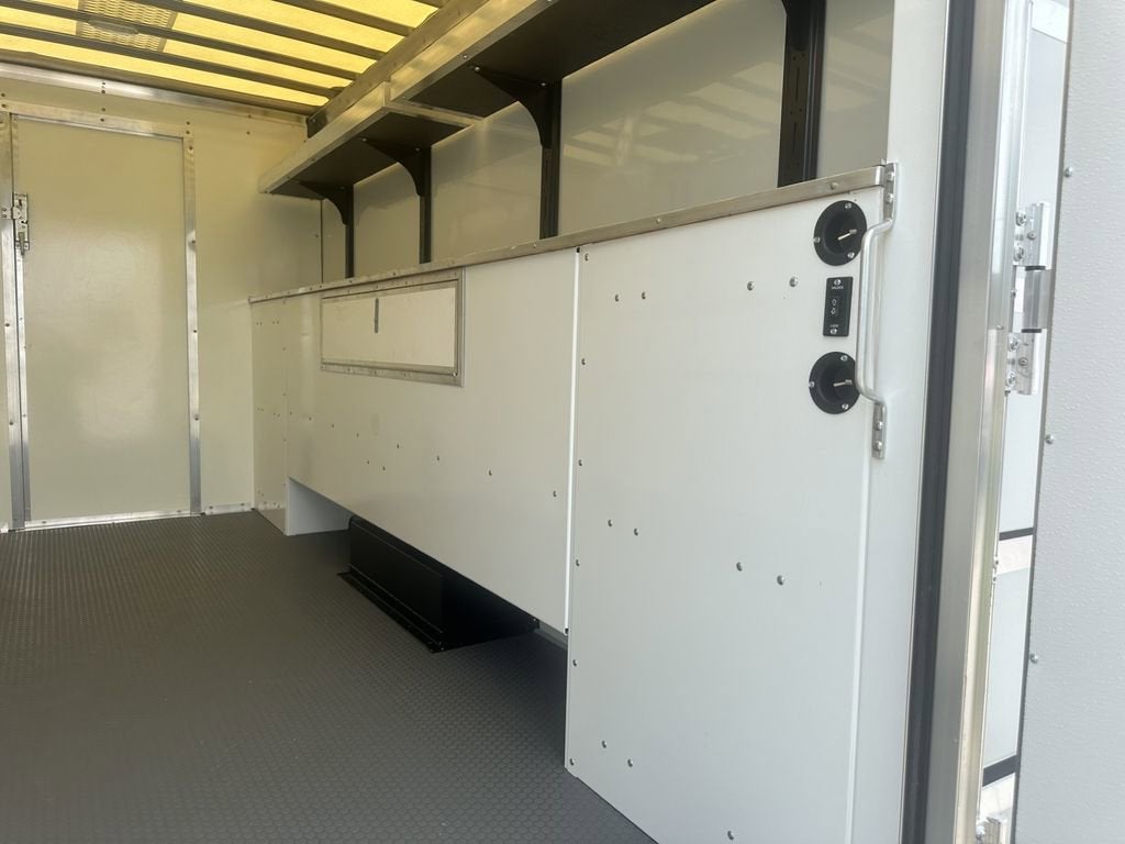 2025 Chevrolet Express Cutaway 4500 2WT