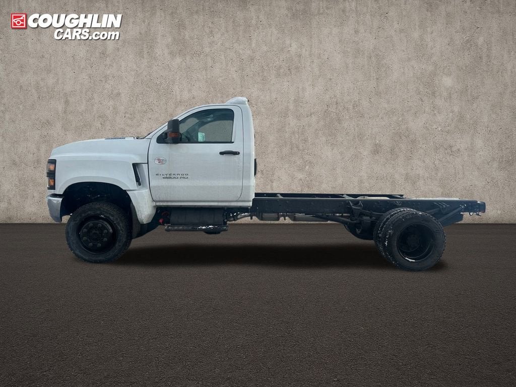 2024 Chevrolet Silverado 5500 HD Work Truck