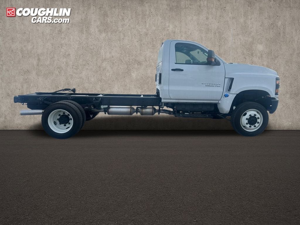 2024 Chevrolet Silverado 6500 HD Work Truck