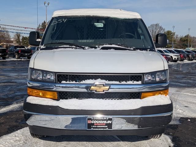2025 Chevrolet Express Cargo 3500 WT