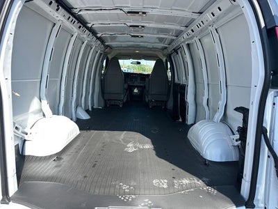 2025 Chevrolet Express Cargo WT
