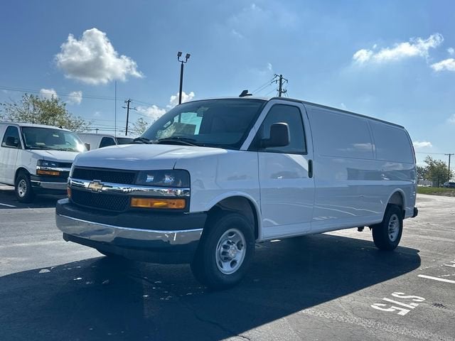 2025 Chevrolet Express Cargo WT