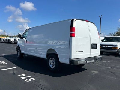 2025 Chevrolet Express Cargo WT