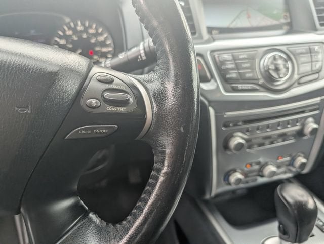2020 Nissan Pathfinder SL