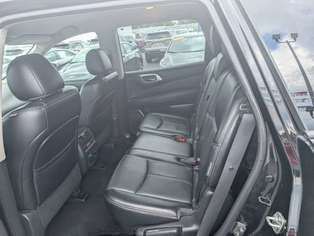 2020 Nissan Pathfinder SL